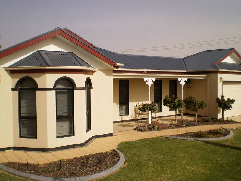 FOUR BEDROOMS AND A STUDY Picture 1