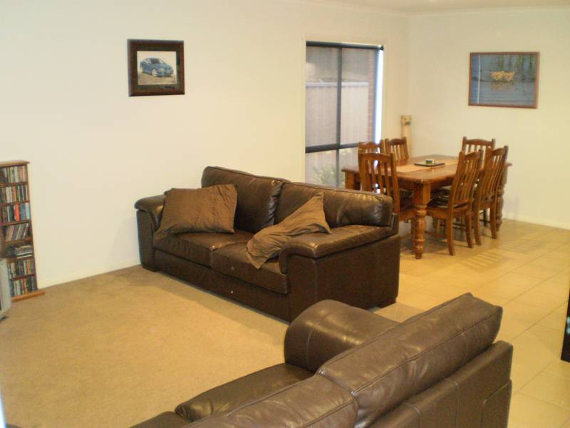 Sleek & Affordable Picture 2