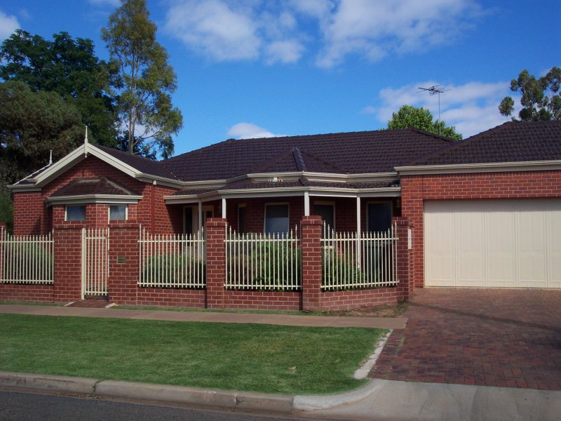 Executive Townhouse Picture 1