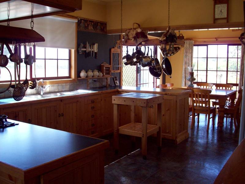 Renovated Home On 2.5 Acres Picture 2