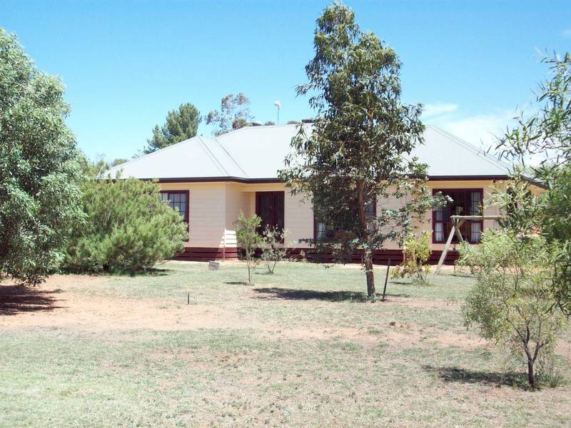 Renovated Home On 2.5 Acres Picture 1