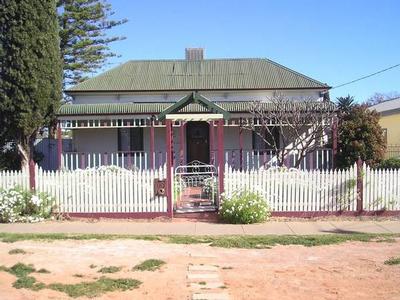 Inner City Cottage Picture