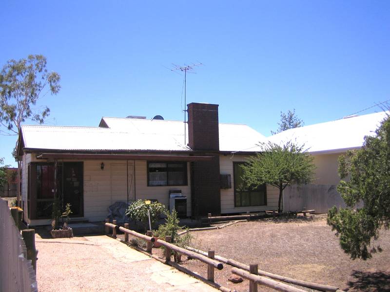 3 Bedroom Home on Large Allotment Picture 1