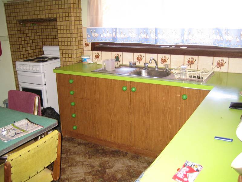 3 Bedroom Home on Large Allotment Picture 2