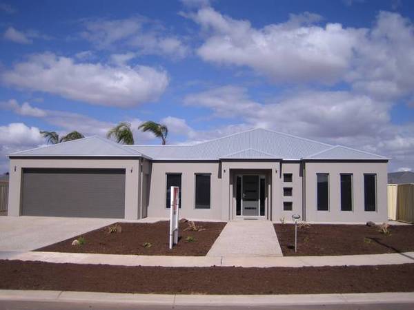 Boasting Over 24sqs Of Living! Picture 1