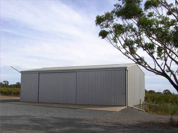 Established Quality Vineyard - 6.102 Ha - 15 Acres - Large Home - Exc Sheds - Bore - Water Lic Picture 2