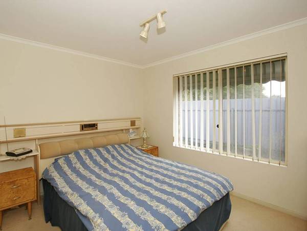 Great Starter or Investment ~ Retirement Lifestyle Picture 3