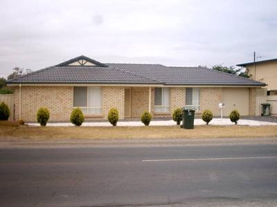 Three Bedroom Home with Ensuite and Heating & Cooling Picture Three Bedroom Home with Ensuite and Heating & Cooling Picture