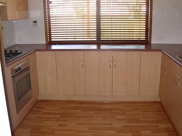 Executive Four Bedroom Home with Heating & Cooling Picture 2