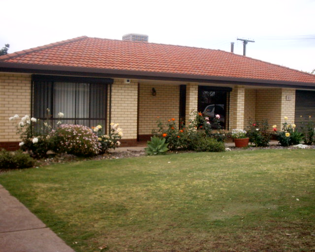 Three Bedroom home with Heating & Cooling Picture 1