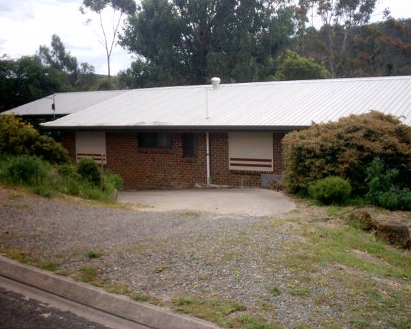 Three Bedroom Home with Family Room. Picture 1