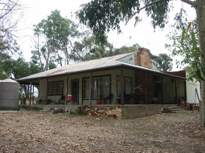0.79 Ha (2Ac)- Country Cottage- Tranquil Bush Setting - Top Location! Picture 0.79 Ha (2Ac)- Country Cottage- Tranquil Bush Setting - Top Location! Picture