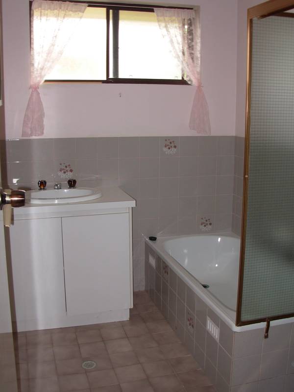 Two bedroom unit in McLaren Vale! Picture