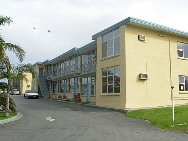 Summer Living! Picture 1