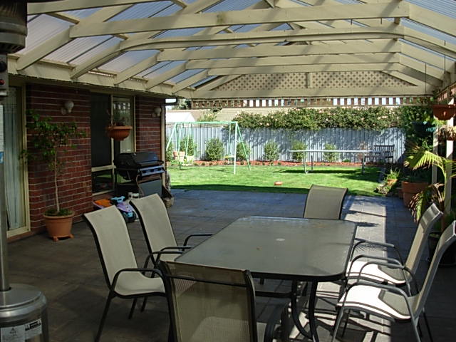 Large Family Home Picture 3