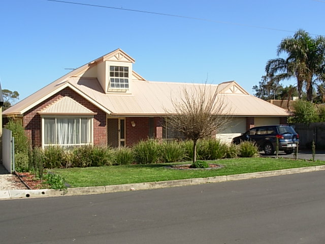 Large Family Home Picture 1