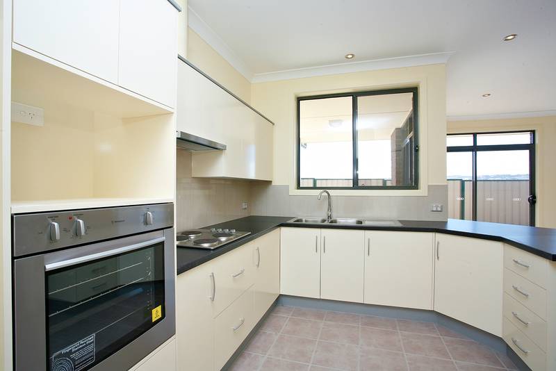 Trendiest low maintenance home on the market! Open Sat 30/01/10
3.00 - 3.30pm Picture 2