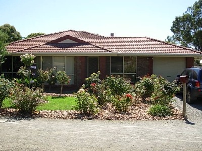 4 bedroom home in sought after suburb! Picture