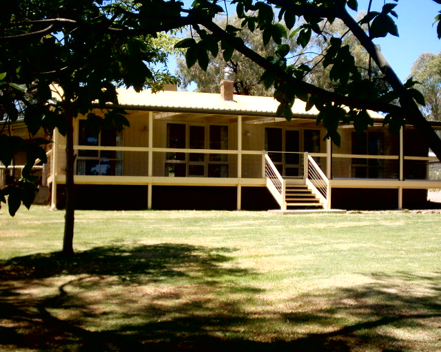 Three bedroom home with the perfect timber deck for entertaining Picture 1