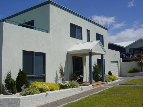 Modern Living Picture 1