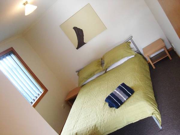 Fully Furnished Trendy Holiday Unit Picture