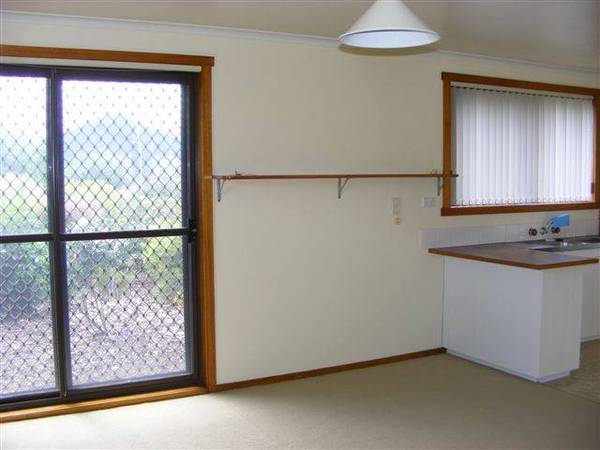 Budget Price - Convenient Location! Picture 3