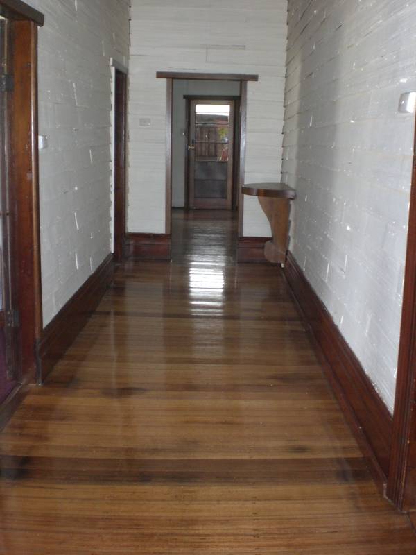 Character Cottage - Vineyards on Your Doorstep Picture