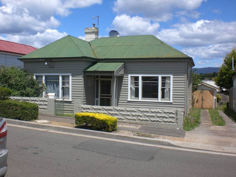 3 BEDROOM HOME IN ONE-WAY STREET Picture 1