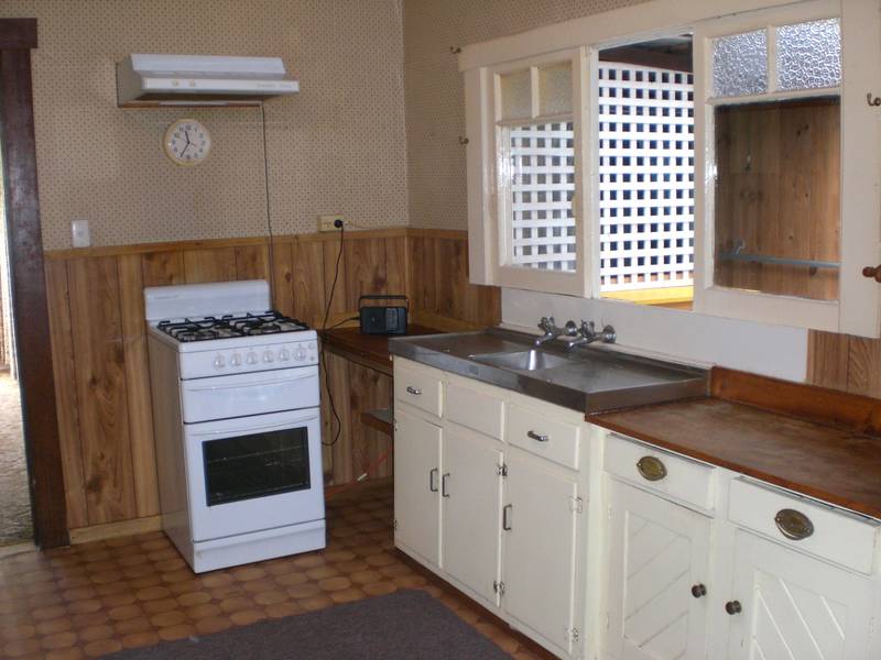 Solid Character Home - Near Waterfront Picture 2