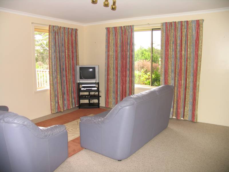 Quality Family Home - Near Beaches Picture 3