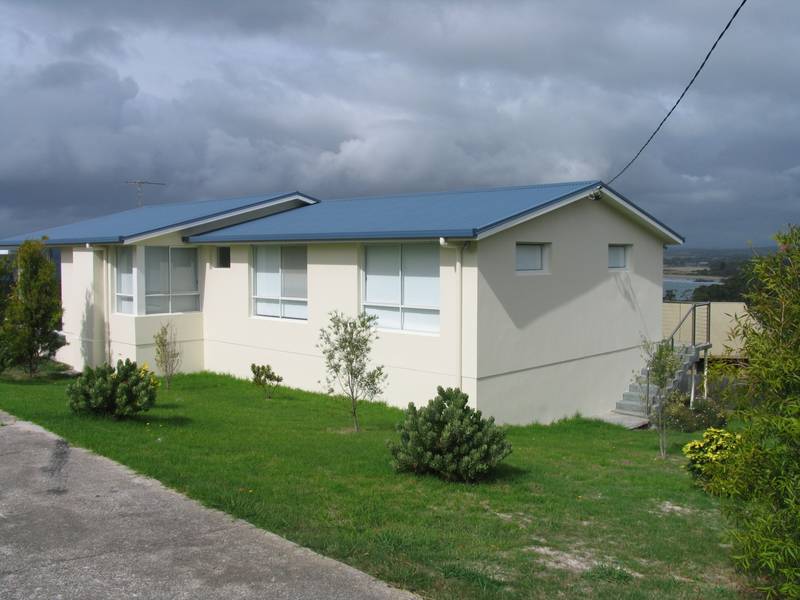 Spectacular Views - Fully Renovated Home Picture 2