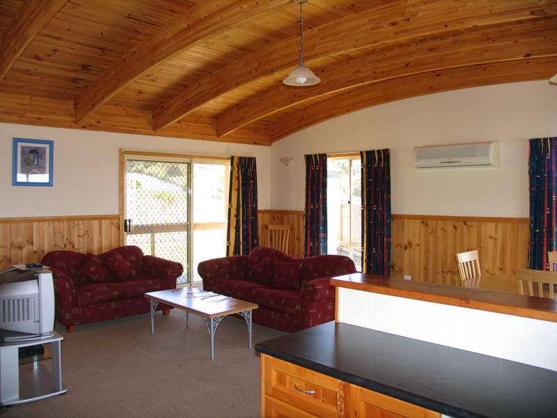 Fully Furnished Villa with water views Picture 1