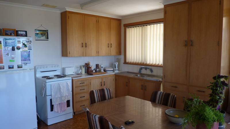 Back On The Market - Don't Miss Out This Time!! Picture 2