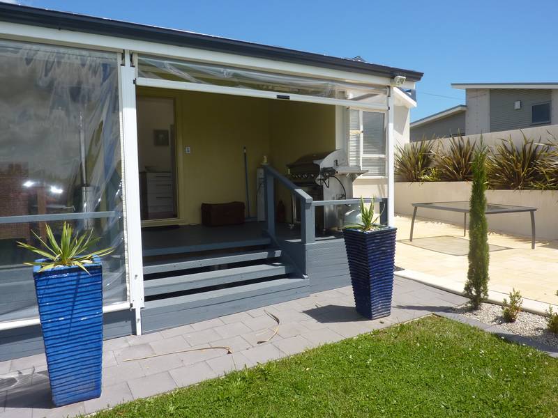 Character Beach House With a Modern Twist Picture 3