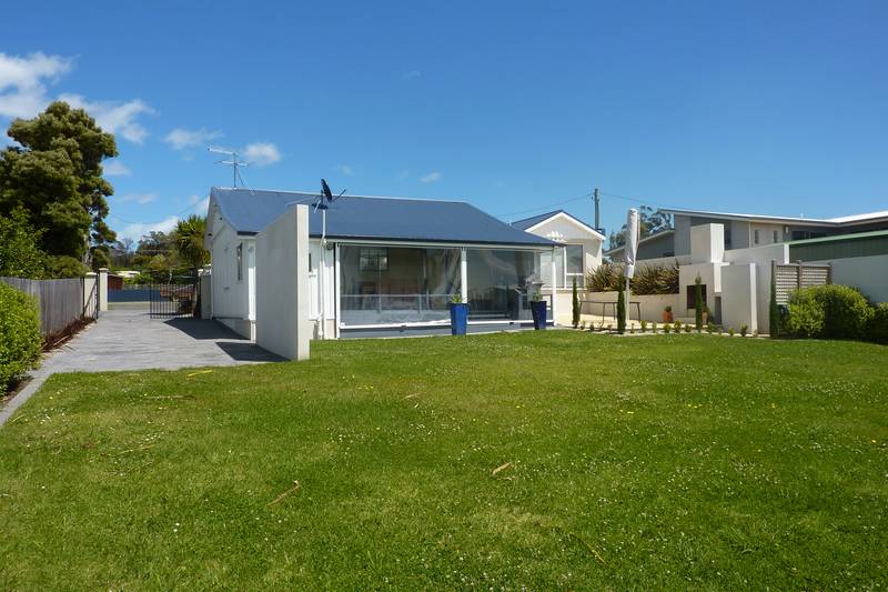 Character Beach House With a Modern Twist Picture 2