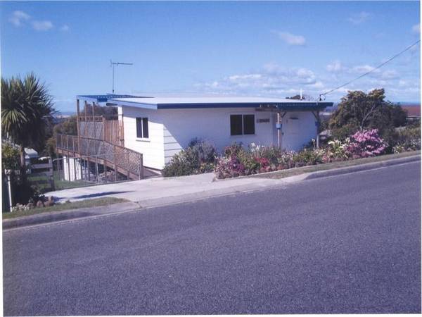 GREAT LOCATION - CLOSE TO BEACHES Picture 1