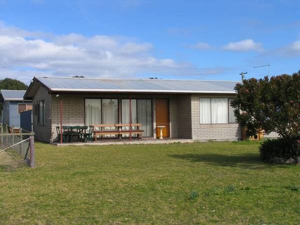 Beach Front Holidays Picture 1