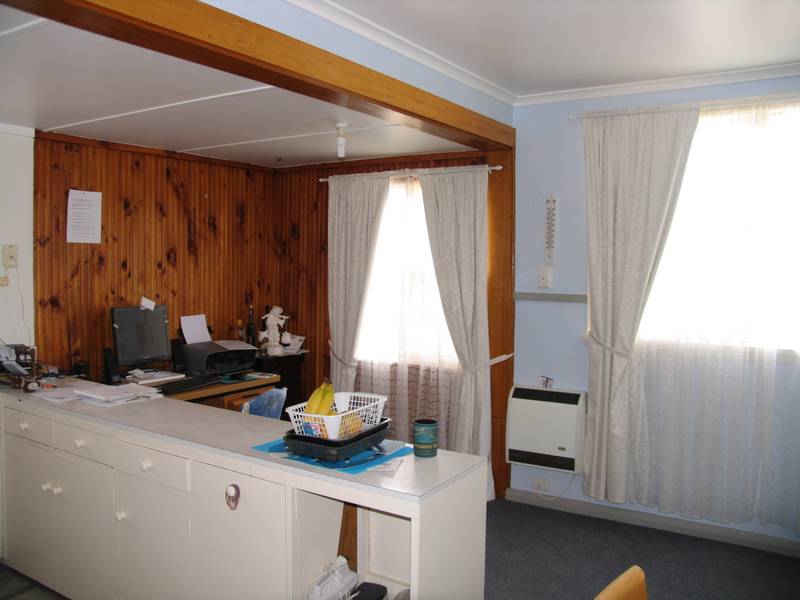 Centrally Located Picture 3