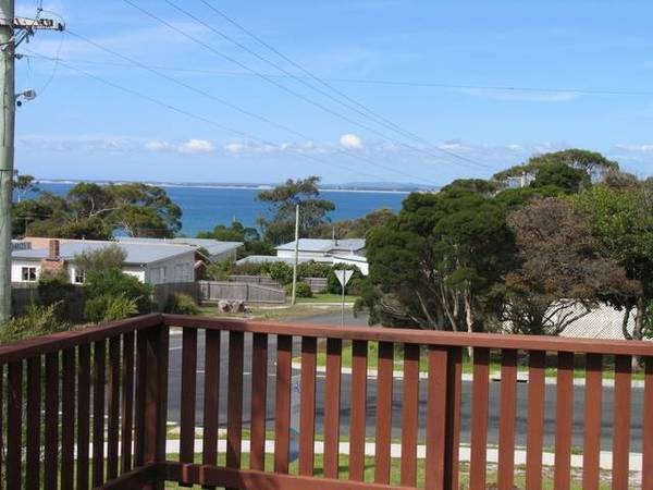 Fantastic Location - Massive Price Reduction Picture 2