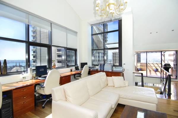 Outstanding 'Hyde Park Towers' penthouse Picture 3