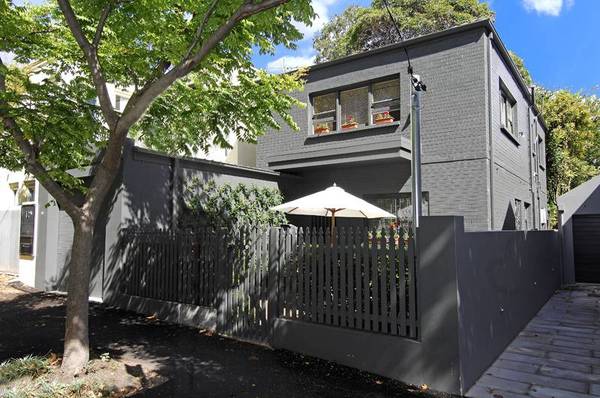 Enviably positioned, DA-approved plans Picture 1