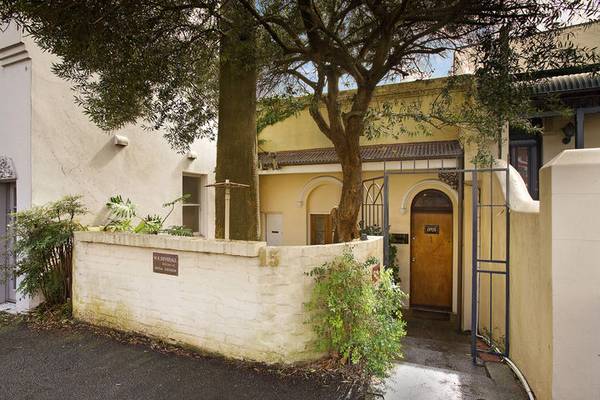 Semi Zoned 2B Residential with existing "Professional Consulting Rooms" Picture 1