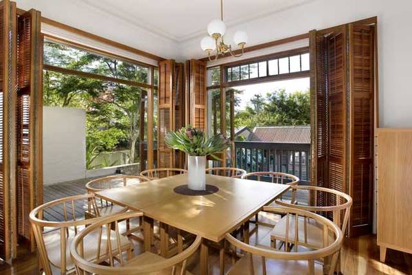 Versatile terrace in prestigious setting - north facing rear Picture 3