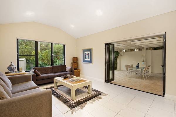 Contemporary luxury - hidden sanctuary Picture 2