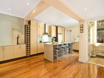 Grand, sophisticated Victorian terrace Picture