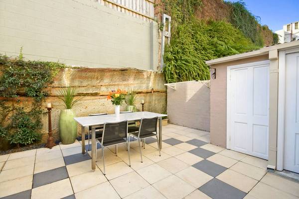 Grand, sophisticated Victorian terrace Picture 3