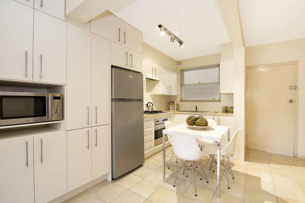 Stylish and convenient coastal living Picture 2