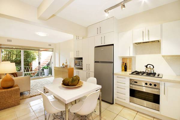 Stylish and convenient coastal living Picture 1