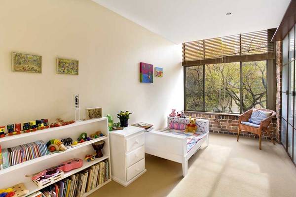 'City Mews' sophisticated warehouse apartment Picture 2