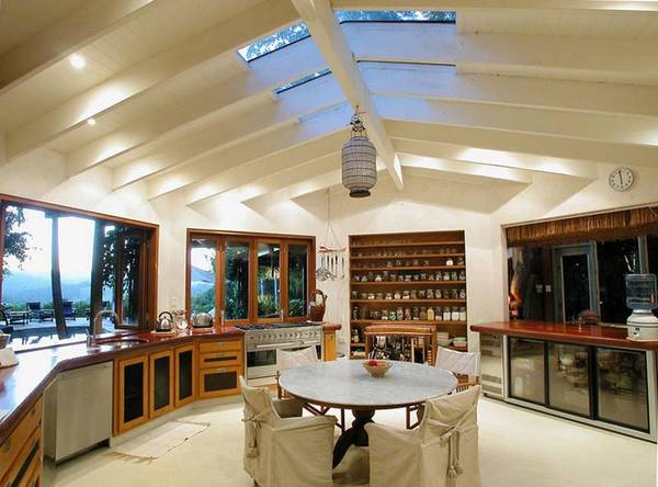 Architectural masterpiece were the outdoor comes inside. Picture 3